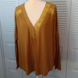 FP L LOLA LONG SLEEVE T-SHIRT MUSTARD YELLOW GOLD V-NECK LACE TRIM SHEER V-BACK